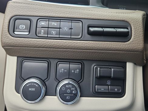 Used 2024 GMC Yukon Denali w/ Max Trailering Package RWD image 31