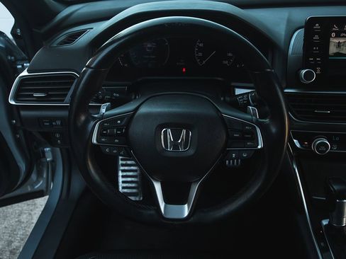 Used 2018 Honda Accord Sport image 23