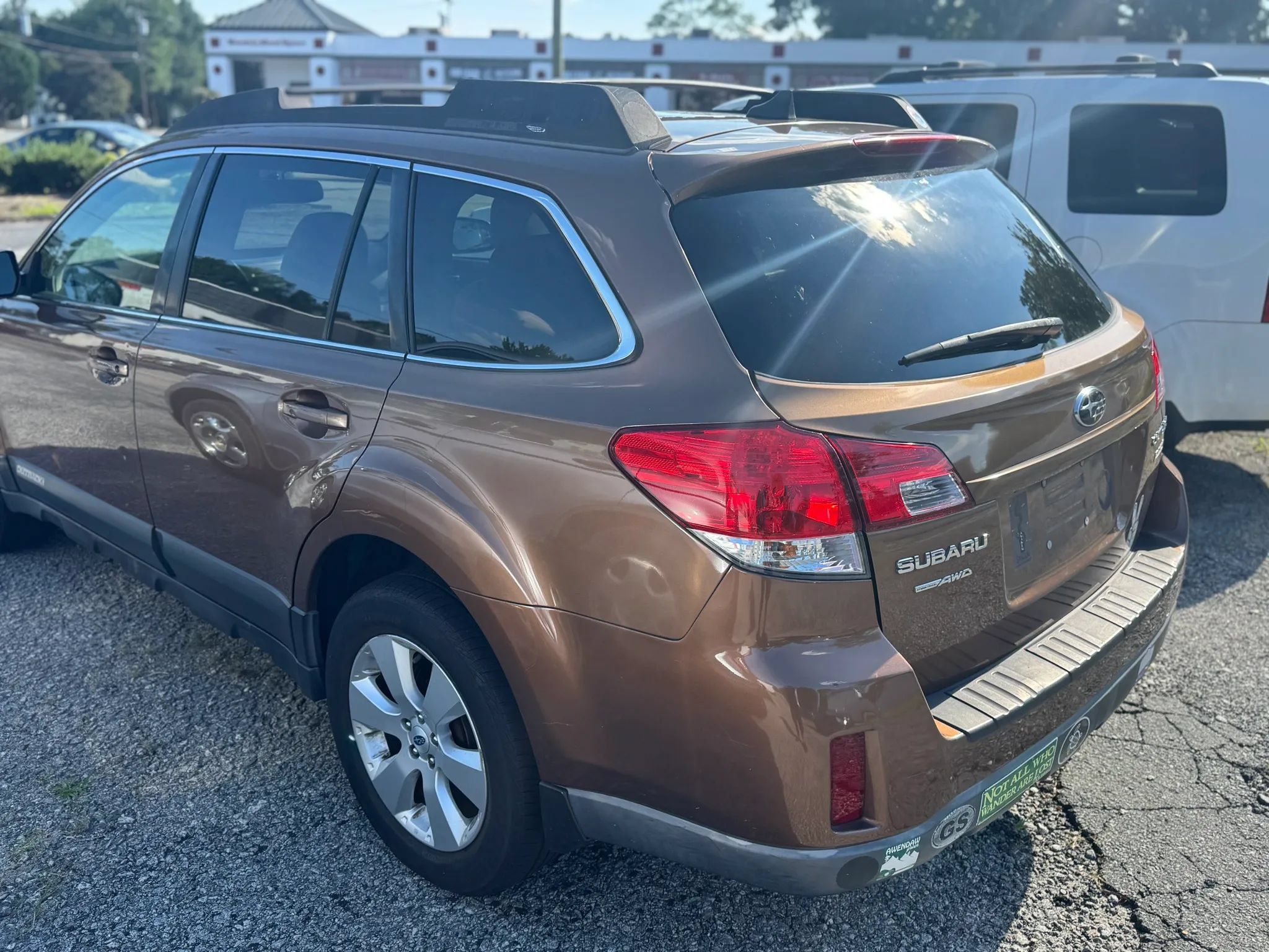 Used 2011 Subaru Outback 2.5i Limited AWD/4WD image 3