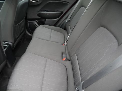 Used 2021 Hyundai Venue SE FWD image 16