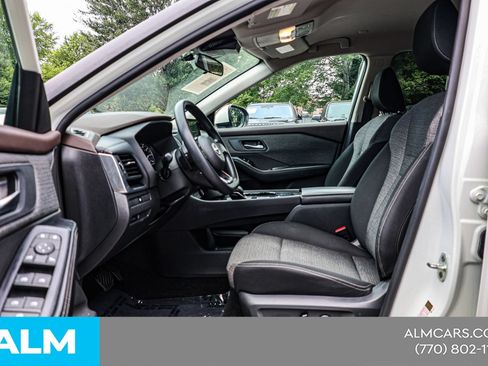 Used 2023 Nissan Rogue SV FWD image 17