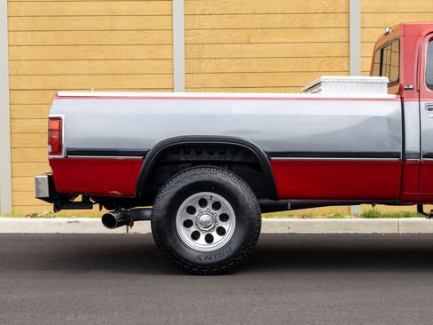 Used 1991 Dodge D/W Truck 250 image 17