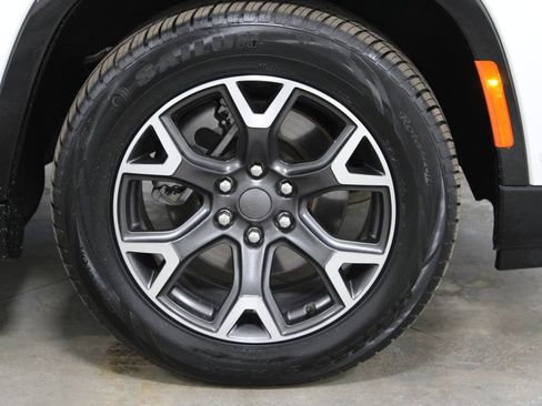 Used 2024 Jeep Wagoneer Series III image 12