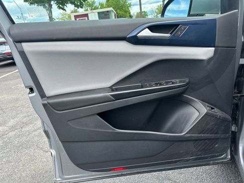Certified 2022 Volkswagen Taos SE AWD/4WD image 5