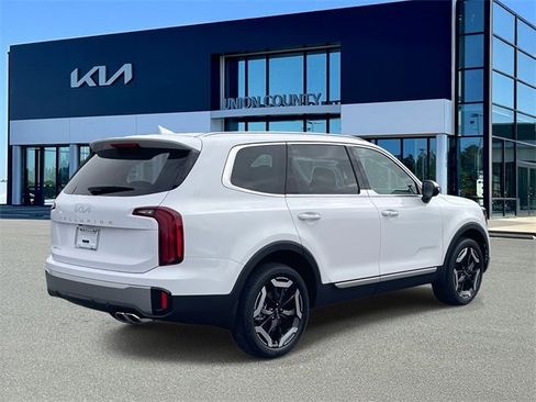 New 2025 Kia Telluride S image 6