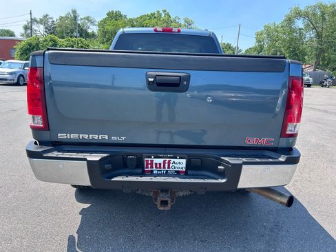 Used 2007 GMC Sierra 2500 SLT w/ Z71 Off-Road Package AWD/4WD image 8