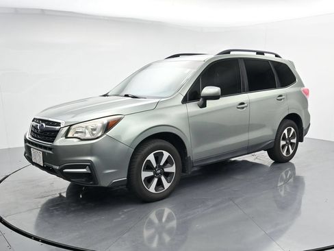 Used 2017 Subaru Forester 2.5i Premium w/ Protection Package #1 AWD/4WD image 4