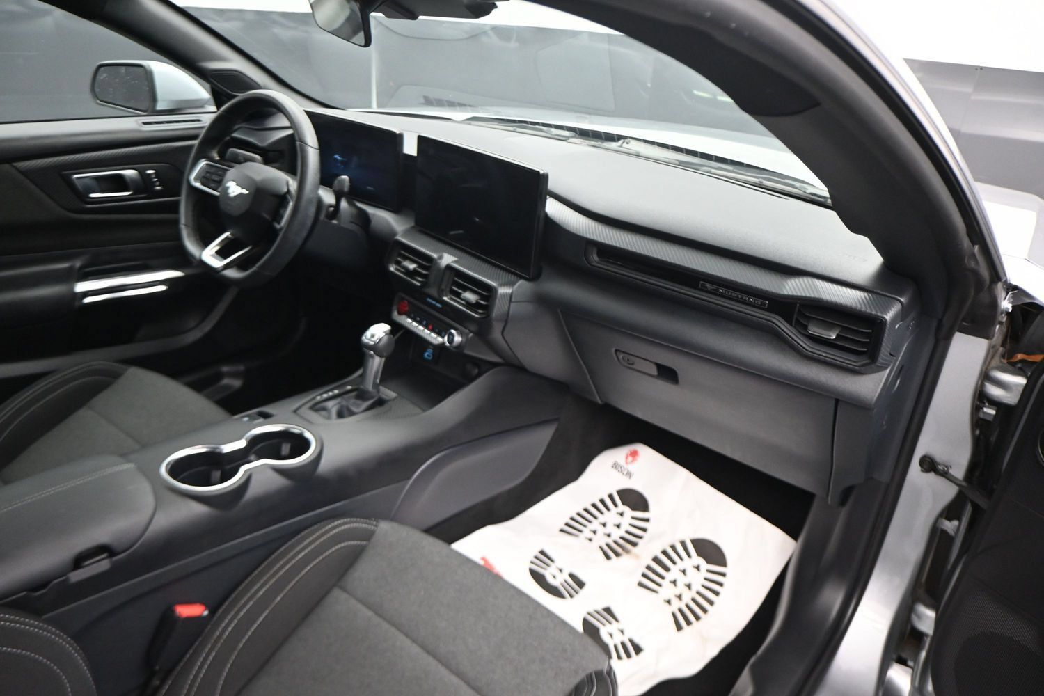 Used 2025 Ford Mustang Coupe RWD image 12