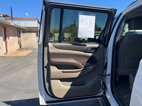 Used 2019 Chevrolet Suburban LT image 33