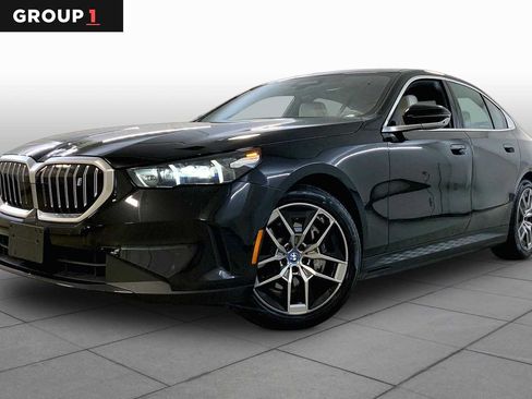 Used 2025 BMW i5 xDrive40 w/ Premium Package AWD/4WD image 1