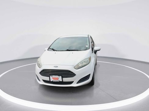 Used 2018 Ford Fiesta SE FWD image 3