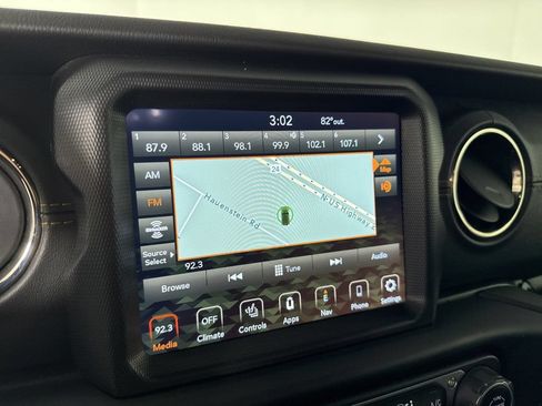 Used 2021 Jeep Wrangler Unlimited Sahara AWD/4WD image 16