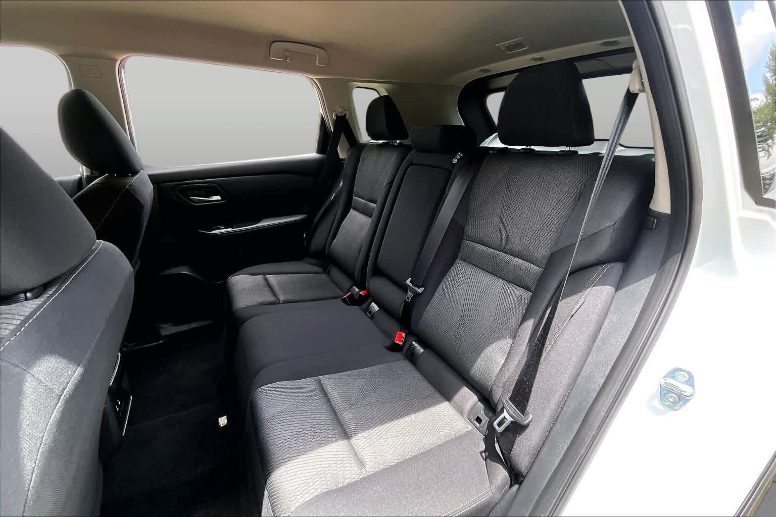 Certified 2026 Nissan Rogue SV FWD image 19