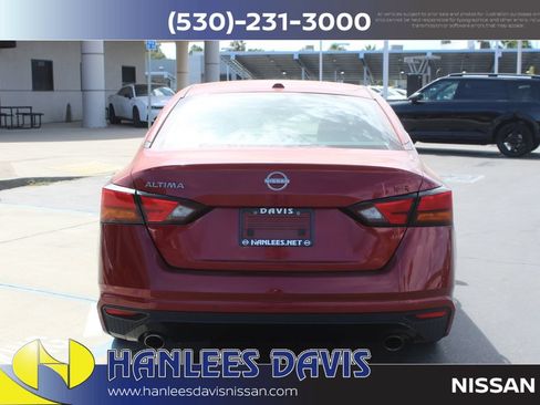 Used 2023 Nissan Altima 2.5 SR FWD image 8