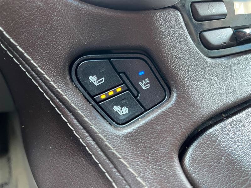 Used 2015 Chevrolet Suburban LTZ AWD/4WD image 25