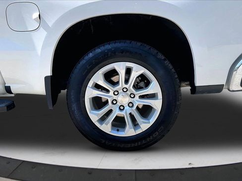 Used 2022 Chevrolet Silverado 1500 LTZ w/ LTZ Premium Package AWD/4WD image 35