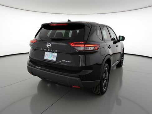 Used 2024 Nissan Rogue SV AWD/4WD image 9