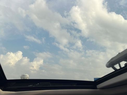 Used 2020 Buick Enclave Essence w/ Sport Touring Edition image 16