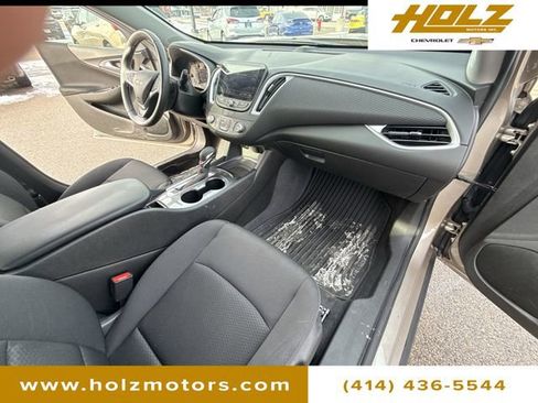 Used 2022 Chevrolet Malibu RS image 30