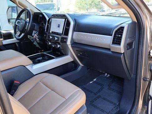 Certified 2022 Ford F250 Lariat w/ Lariat Value Package image 18