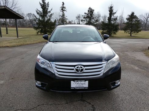Used 2011 Toyota Avalon image 2