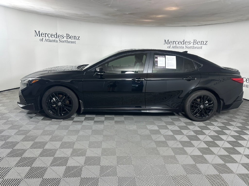 Used 2025 Toyota Camry SE FWD image 4