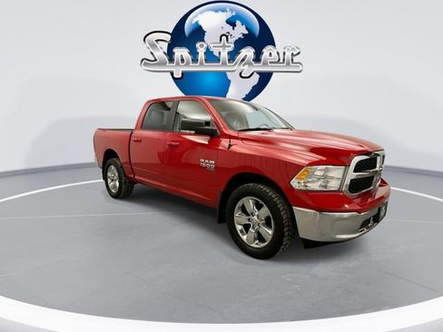 Used 2019 RAM 1500 Classic SLT w/ Luxury Group image 2