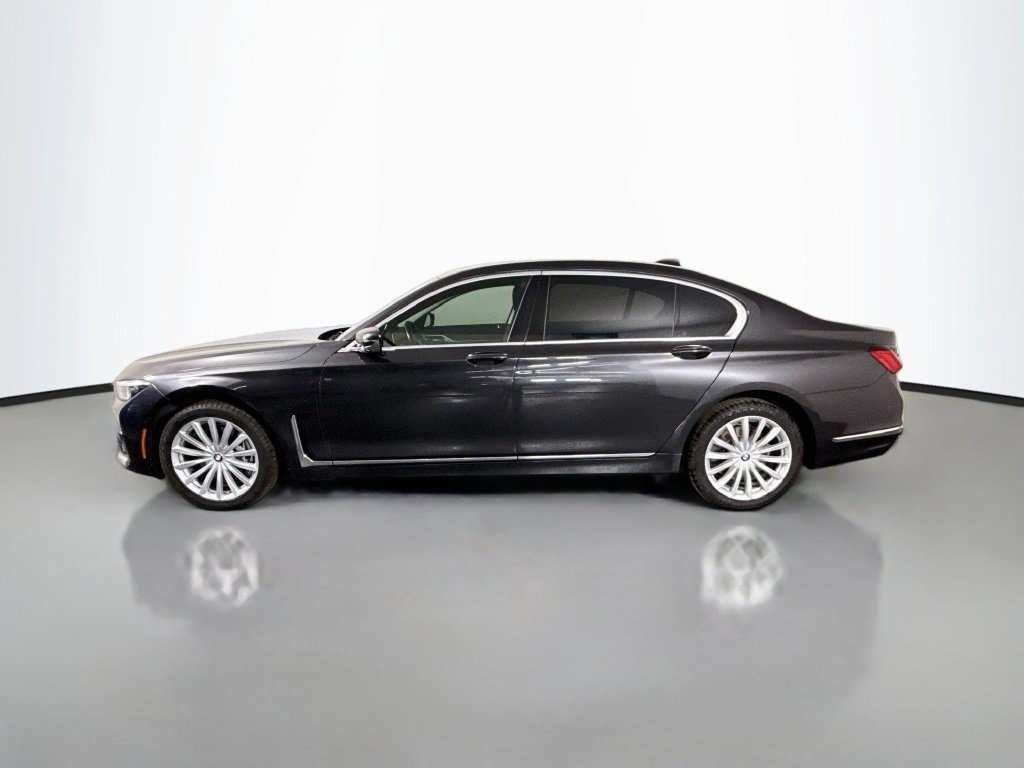 Used 2022 BMW 740i RWD image 6