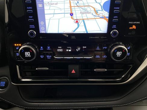 Used 2021 Toyota Highlander Limited image 28