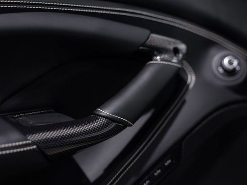 Used 2020 Ferrari F8 Tributo image 37