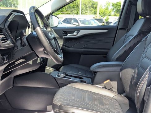 Used 2023 Ford Escape Platinum w/ Premium Technology Package AWD/4WD image 11