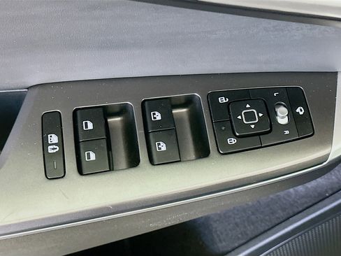 Used 2024 Kia EV6 Light image 15