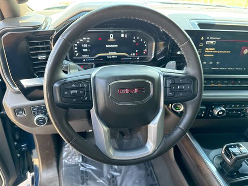 Used 2023 GMC Sierra 1500 SLT AWD/4WD image 14