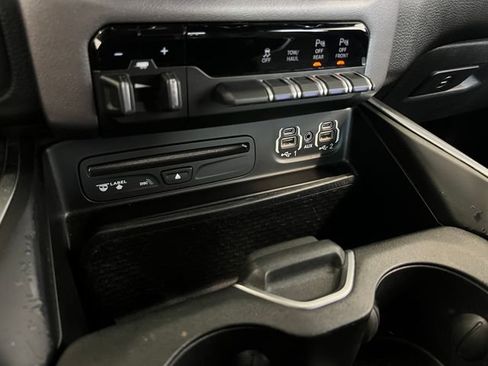 Used 2019 RAM 1500 Big Horn RWD image 22