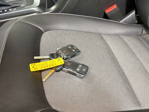 Used 2022 GMC Canyon AT4 image 20