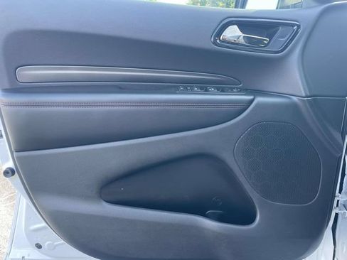 Used 2025 Dodge Durango GT RWD image 16