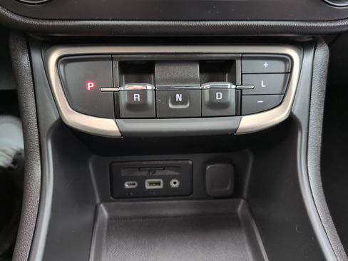 Used 2024 GMC Terrain Denali AWD/4WD image 27