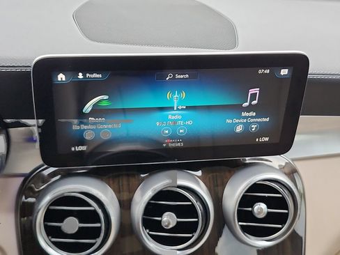Used 2022 Mercedes-Benz GLC 300 4MATIC image 26
