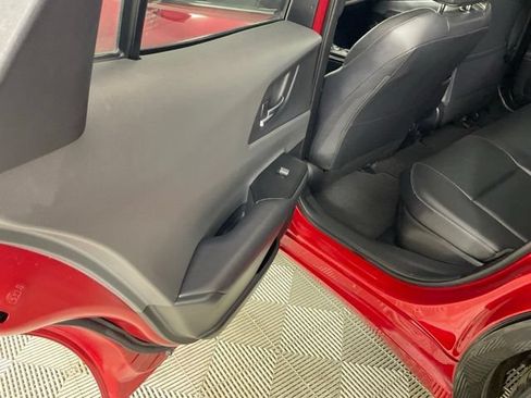 Used 2025 Toyota Prius XLE FWD image 23