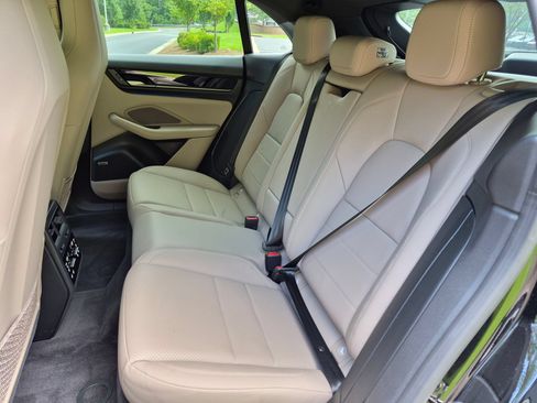 Used 2025 Porsche Macan 4 Electric AWD/4WD image 26