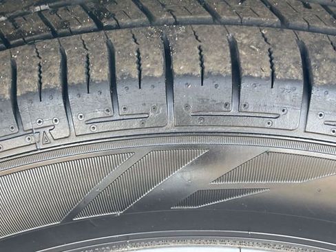 Used 2020 Ford Escape SE image 32