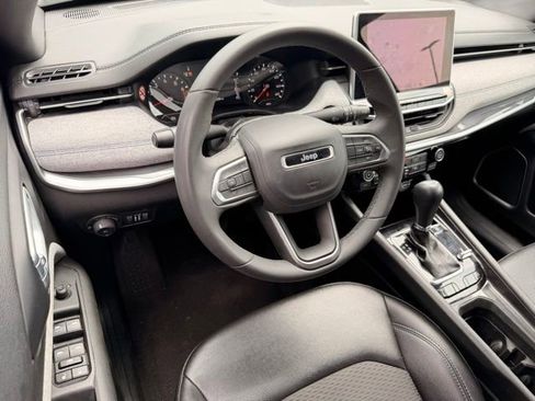 Used 2024 Jeep Compass Latitude AWD/4WD image 20