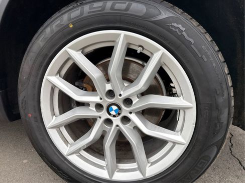 Used 2022 BMW X5 xDrive40i w/ Premium Package AWD/4WD image 25
