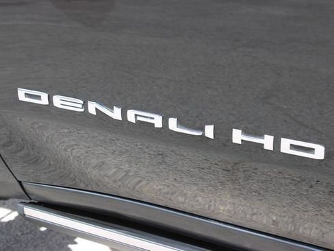 Used 2025 GMC Sierra 2500 Denali w/ Denali Reserve Package AWD/4WD image 17