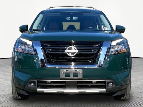 Used 2024 Nissan Pathfinder Platinum image 2