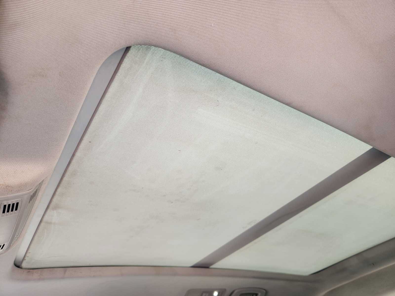 Used 2019 Volkswagen Tiguan SE w/ Panoramic Sunroof Package FWD image 23