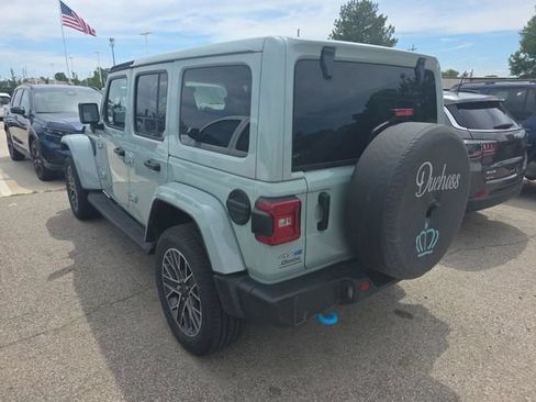 Used 2023 Jeep Wrangler Unlimited Sahara w/ Cold Weather Group AWD/4WD image 5