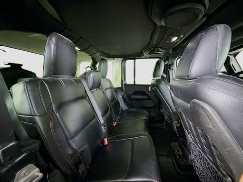 Used 2018 Jeep Wrangler Unlimited Rubicon image 25