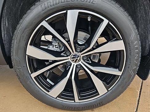 New 2026 Volkswagen Atlas Cross Sport SEL Premium R-Line AWD/4WD image 9