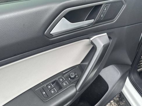 Used 2021 Volkswagen Tiguan SE R-Line FWD image 19